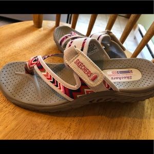 Sketchers sandals